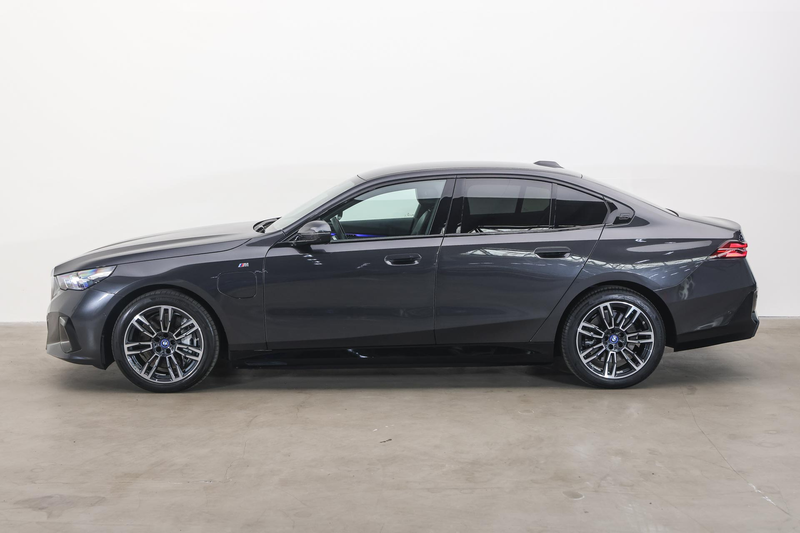 BMW 550 5 Serie 550e xDrive M Sport Automaat / Trekhaak / — photo 7
