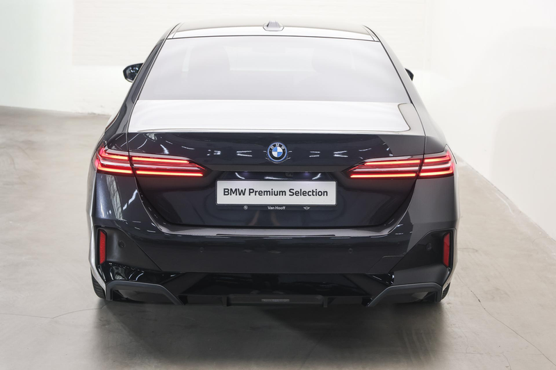 BMW 550 5 Serie 550e xDrive M Sport Automaat / Trekhaak / — photo 6