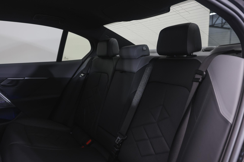 BMW 550 5 Serie 550e xDrive M Sport Automaat / Trekhaak / — photo 10