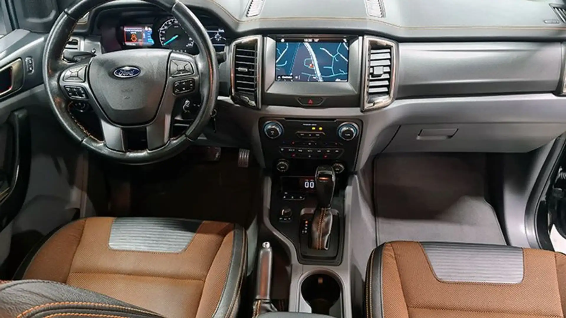 Ford Ranger Ford Ranger 2018 con la configuración exacta de 3.2 TDCI Doble Cabina Wildtrak 4x4 Automático de 200 CV Off-Road......... Azul - 1