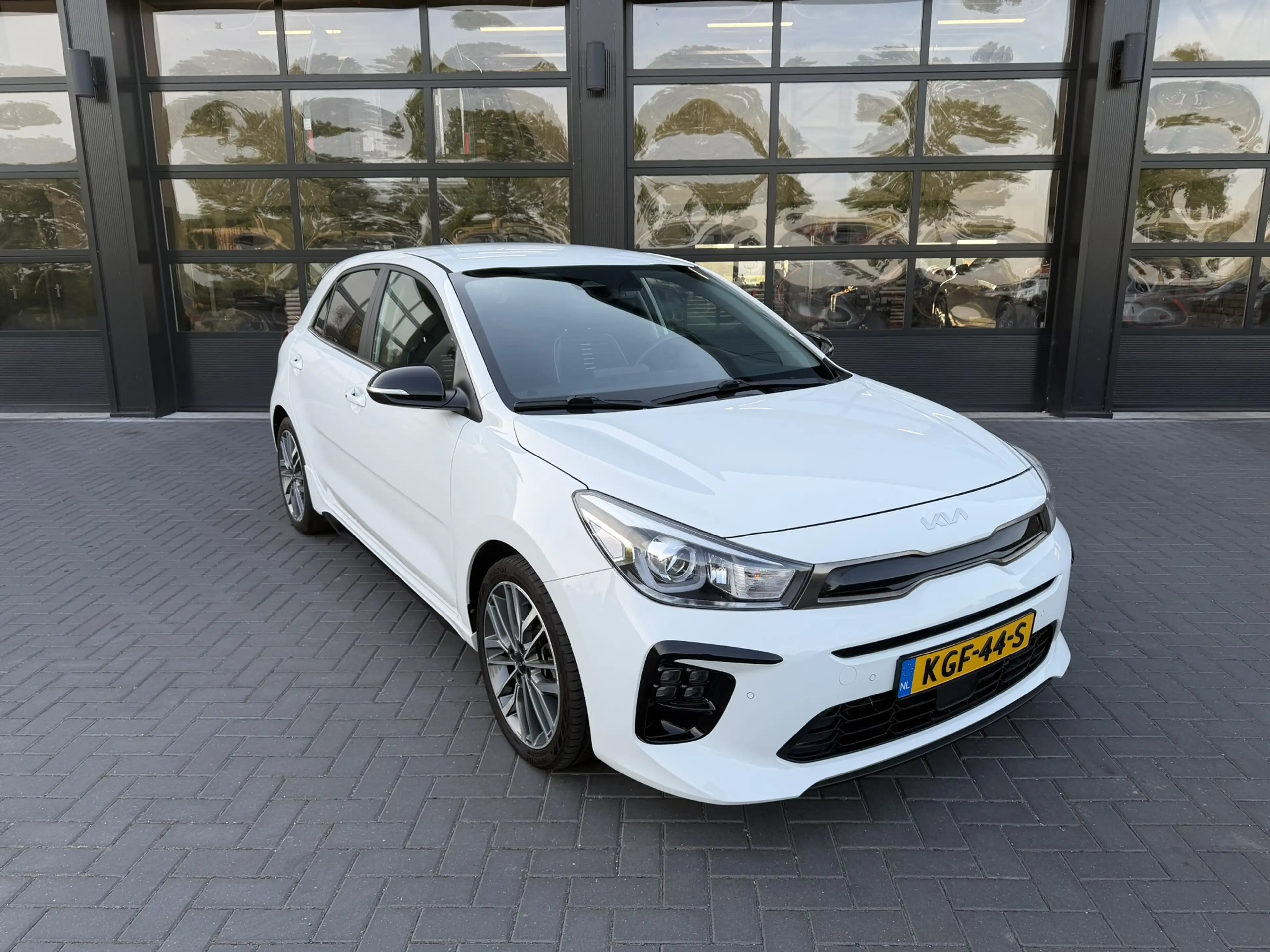 Kia Rio 1.0 T-GDI GT-Line Camera / Carplay — photo 18