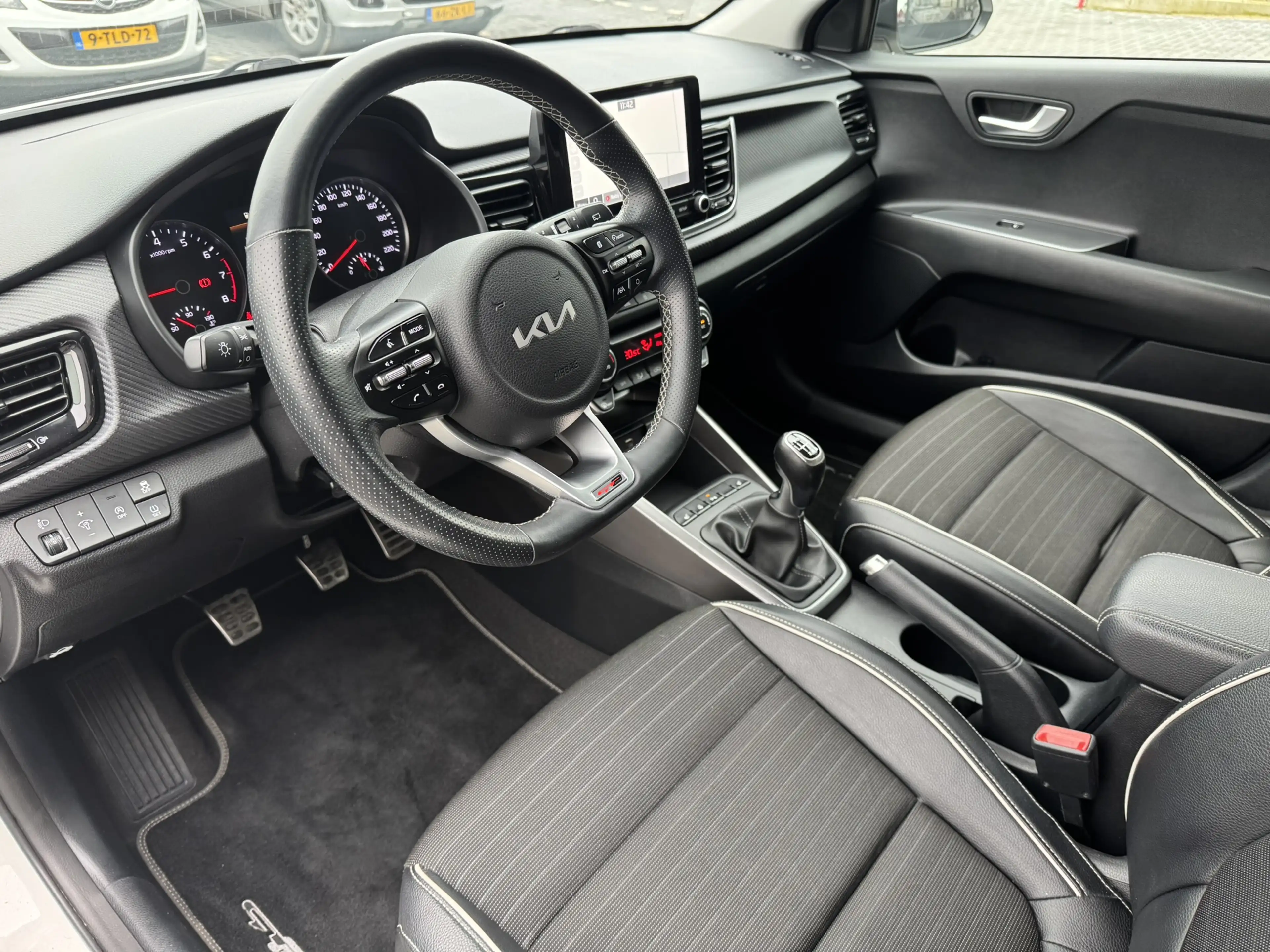 Kia Rio 1.0 T-GDI GT-Line Camera / Carplay — photo 9