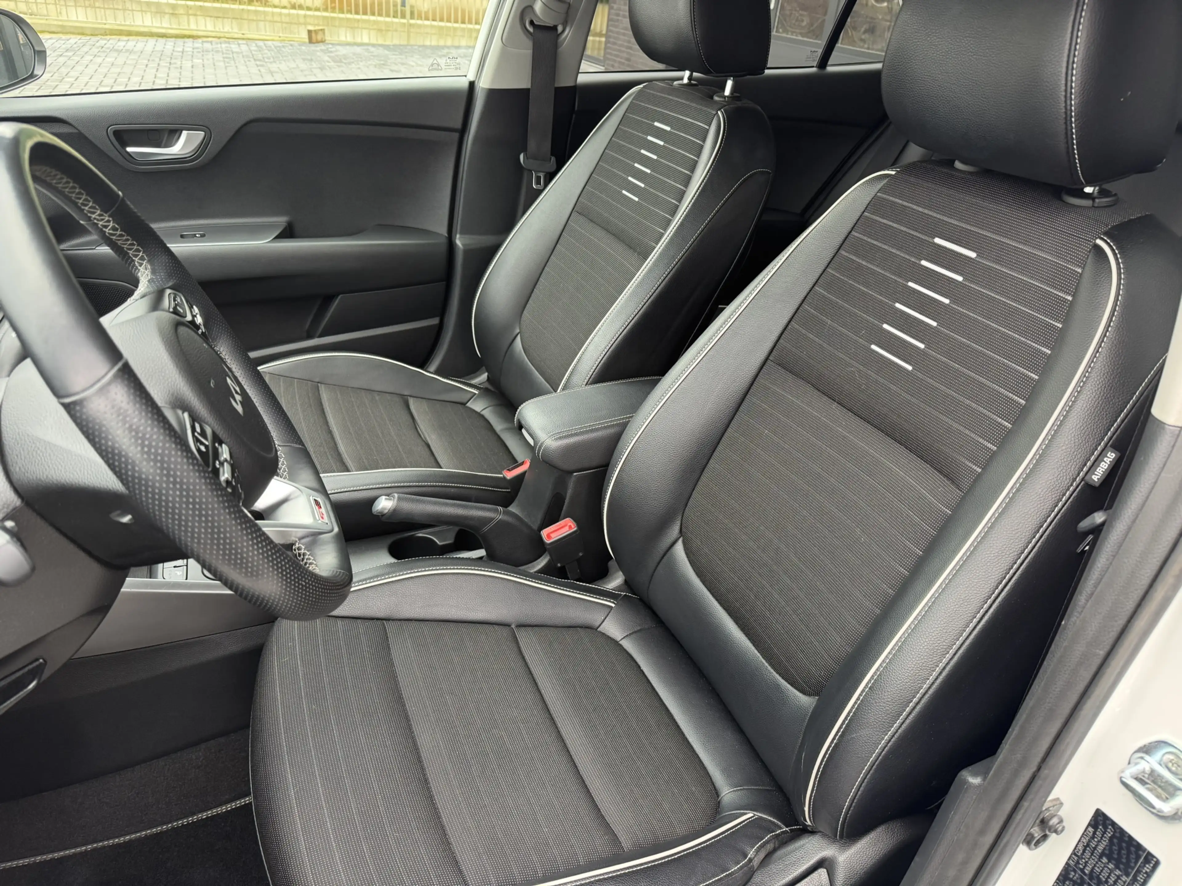 Kia Rio 1.0 T-GDI GT-Line Camera / Carplay — photo 13