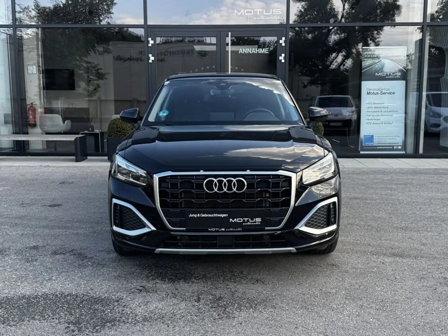 Audi Q2 35 TFSI S-line, admired Schwarz - 2