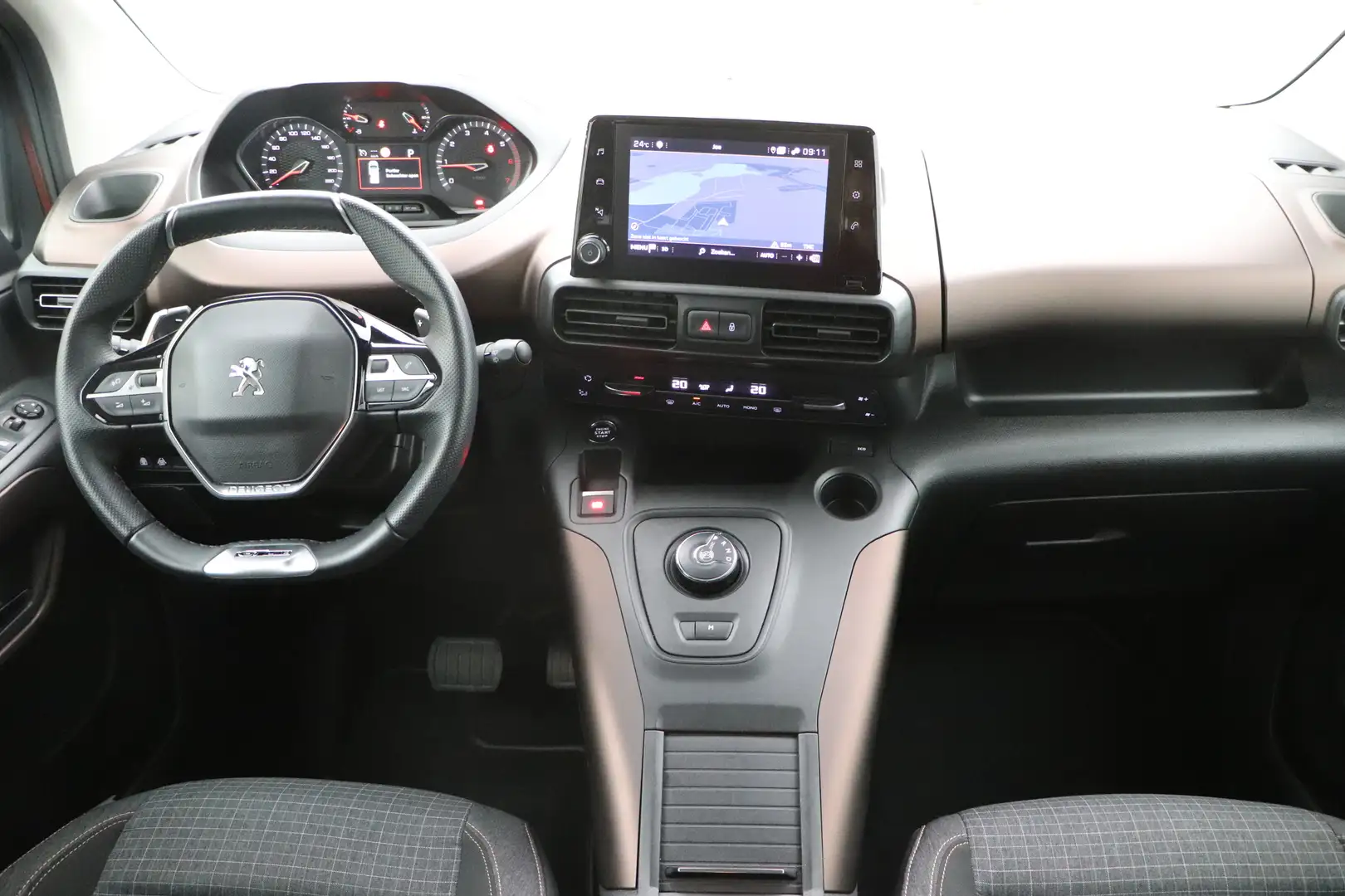 Mercedes-Benz A 180 AUT Business Solution GPS PDC CAM Cruise Ctrl BT Gris - 1