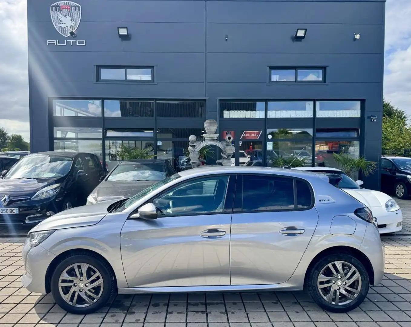 Peugeot 208 1.2 100ch S&S Allure EAT8 STYLE Gris - 1