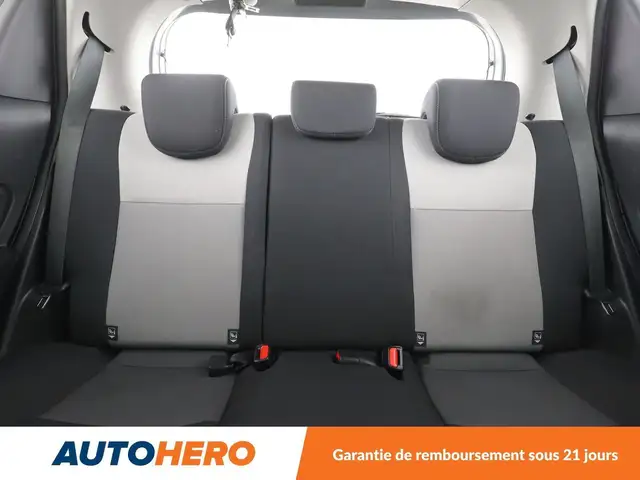 Toyota Yaris view 15