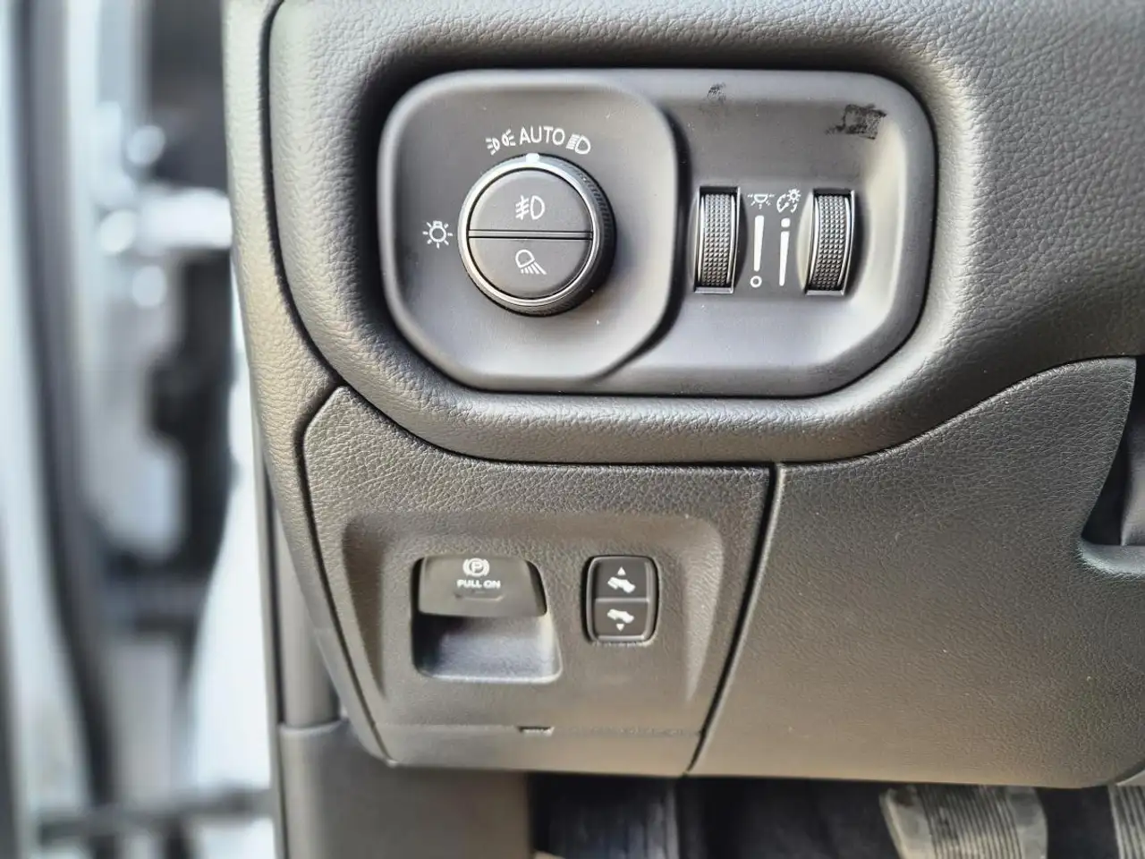 RAM 1500 photo RAM 1500