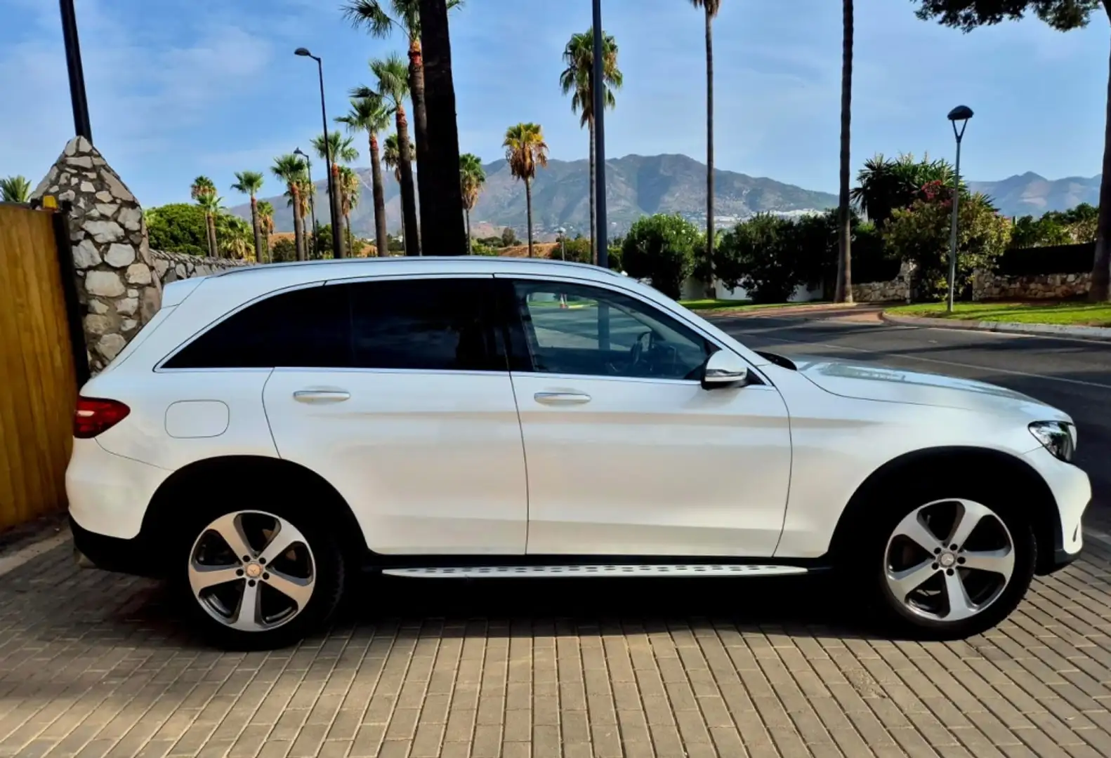 Mercedes-Benz MERCEDES-BENZ Clase GLC Todoterreno  Automático d Blanco - 1