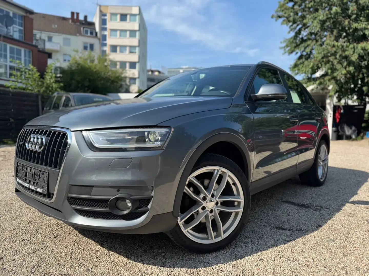 Audi Q3 2.0TDI*S-LINE*QUATTRO/AUT/SHZ/NAVI/STHZ/KLIMA Grijs - 2