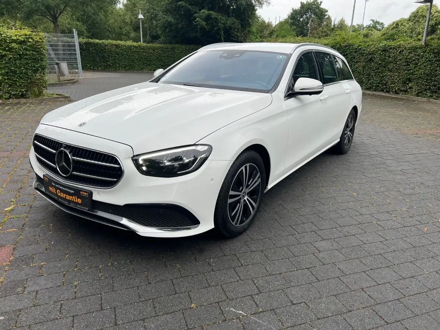 Mercedes-Benz E 220 E -Klasse T-Modell E 220 d Blanc - 1