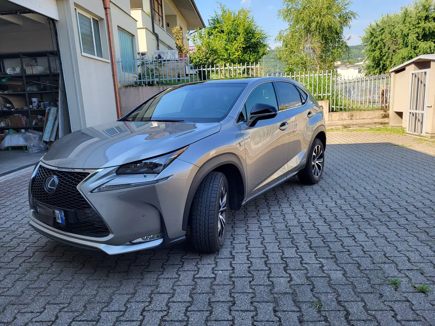 Lexus NX 300 NX I 2014 300h 2.5 F-Sport 4wd cvt Grigio - 1