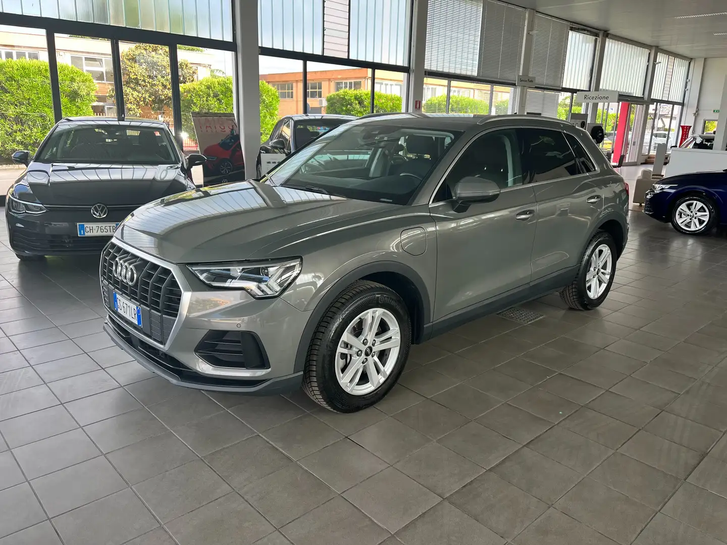 Audi Q3 Q3 45 1.4 tfsi e Business s-tronic Zelená - 2