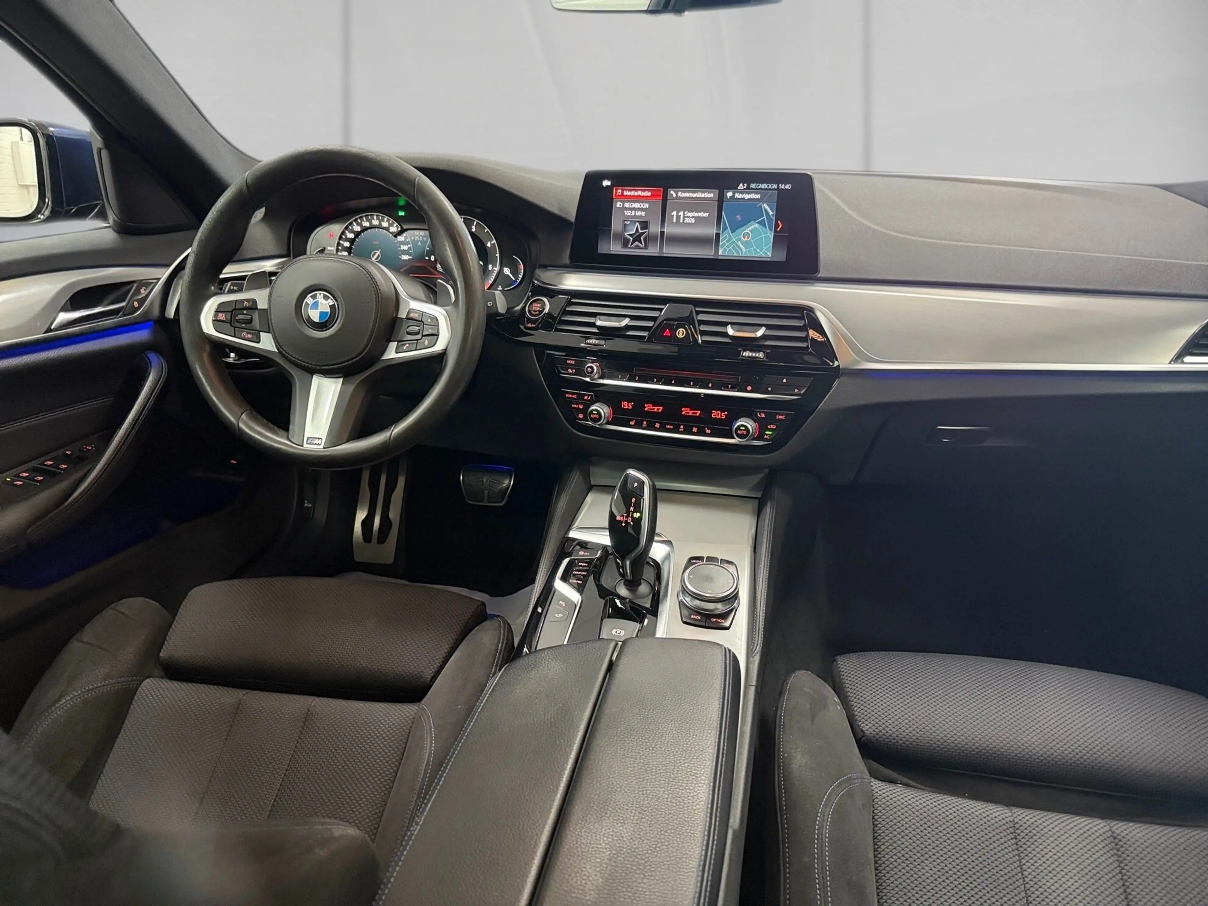 BMW 520 M -Sport*360*PANO*SHZ* — photo 8