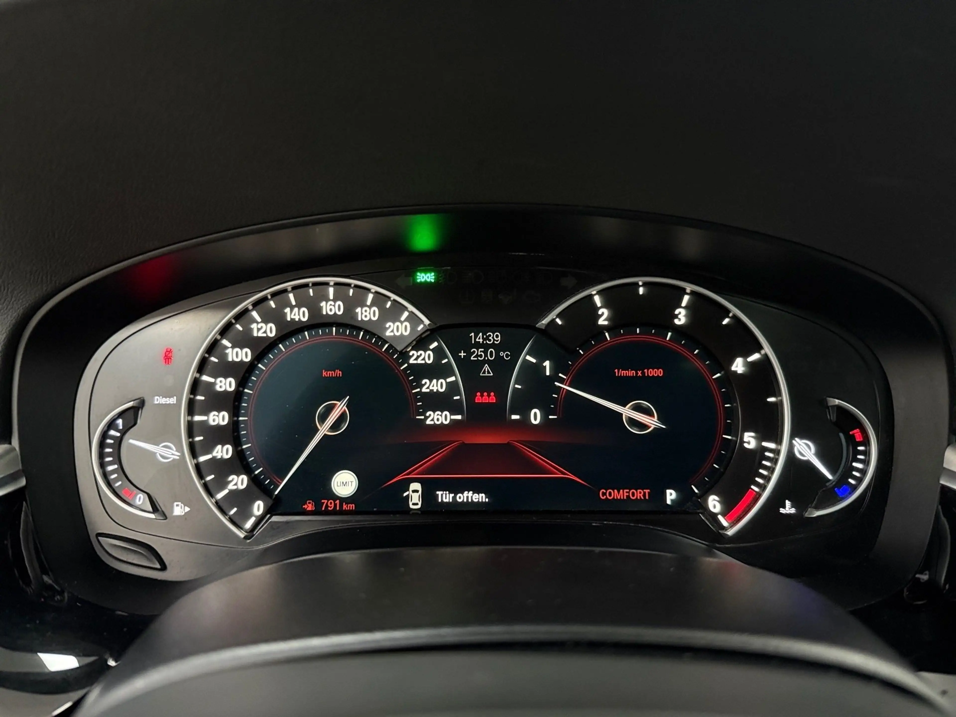 BMW 520 M -Sport*360*PANO*SHZ* — photo 13