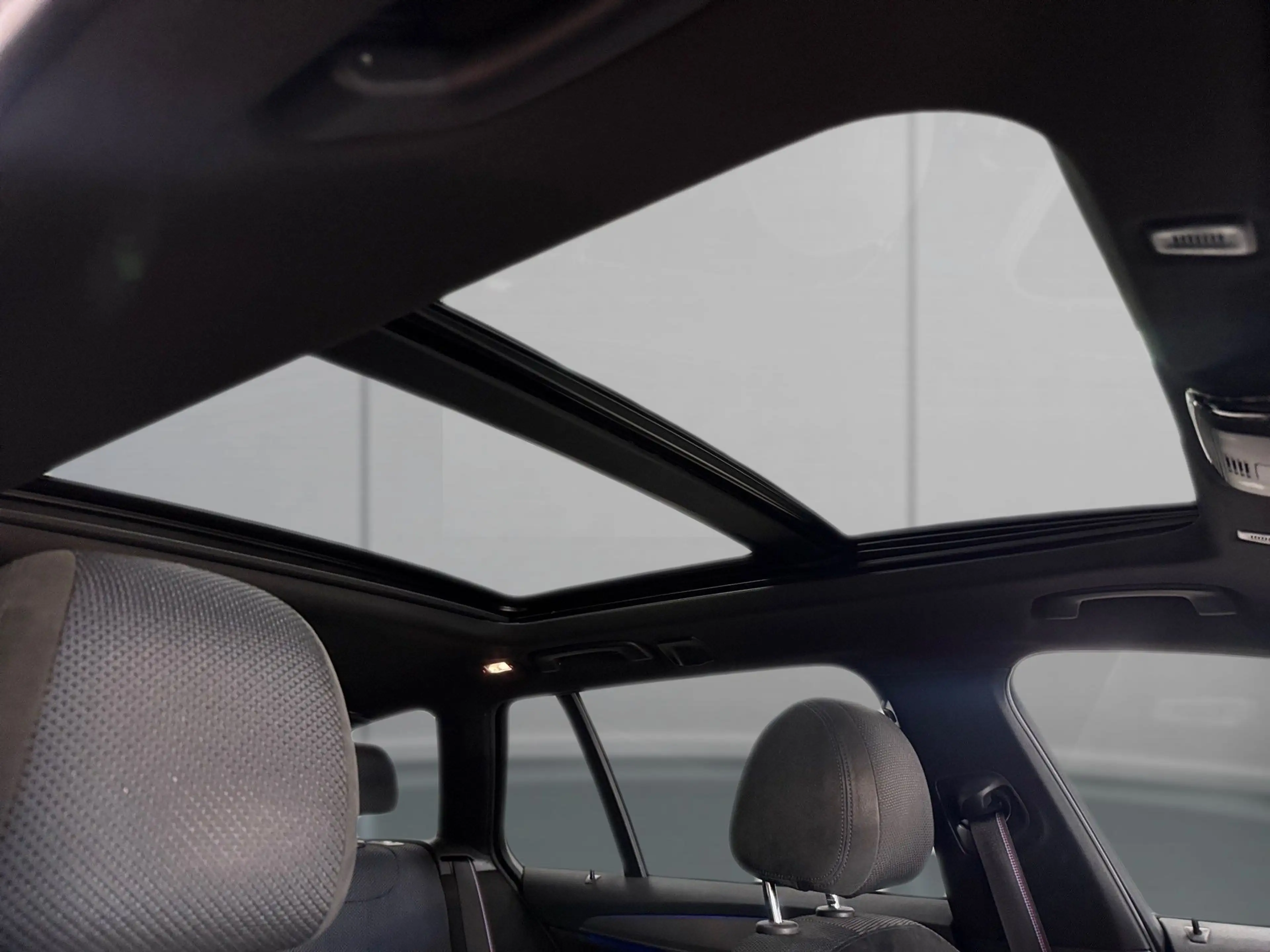 BMW 520 M -Sport*360*PANO*SHZ* — photo 7