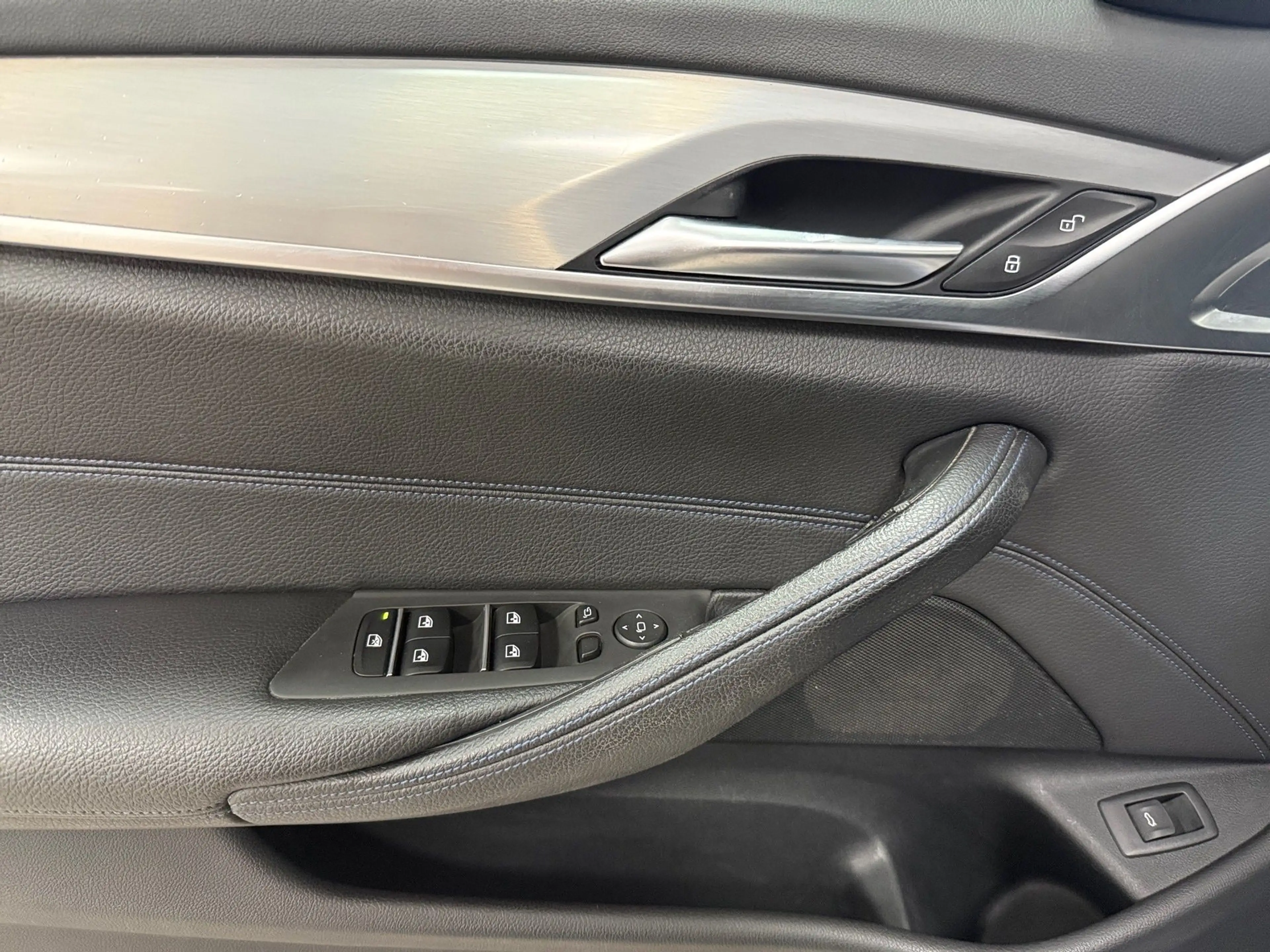 BMW 520 M -Sport*360*PANO*SHZ* — photo 15