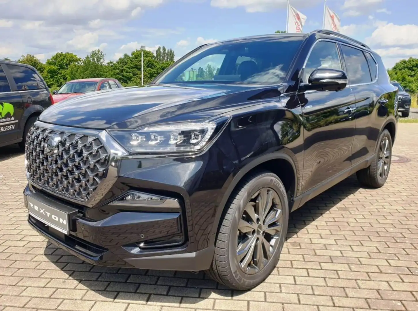 SsangYong Rexton 2.2 e-XDi 220 4WDAut. Sapphire (YK) Чёрный - 1