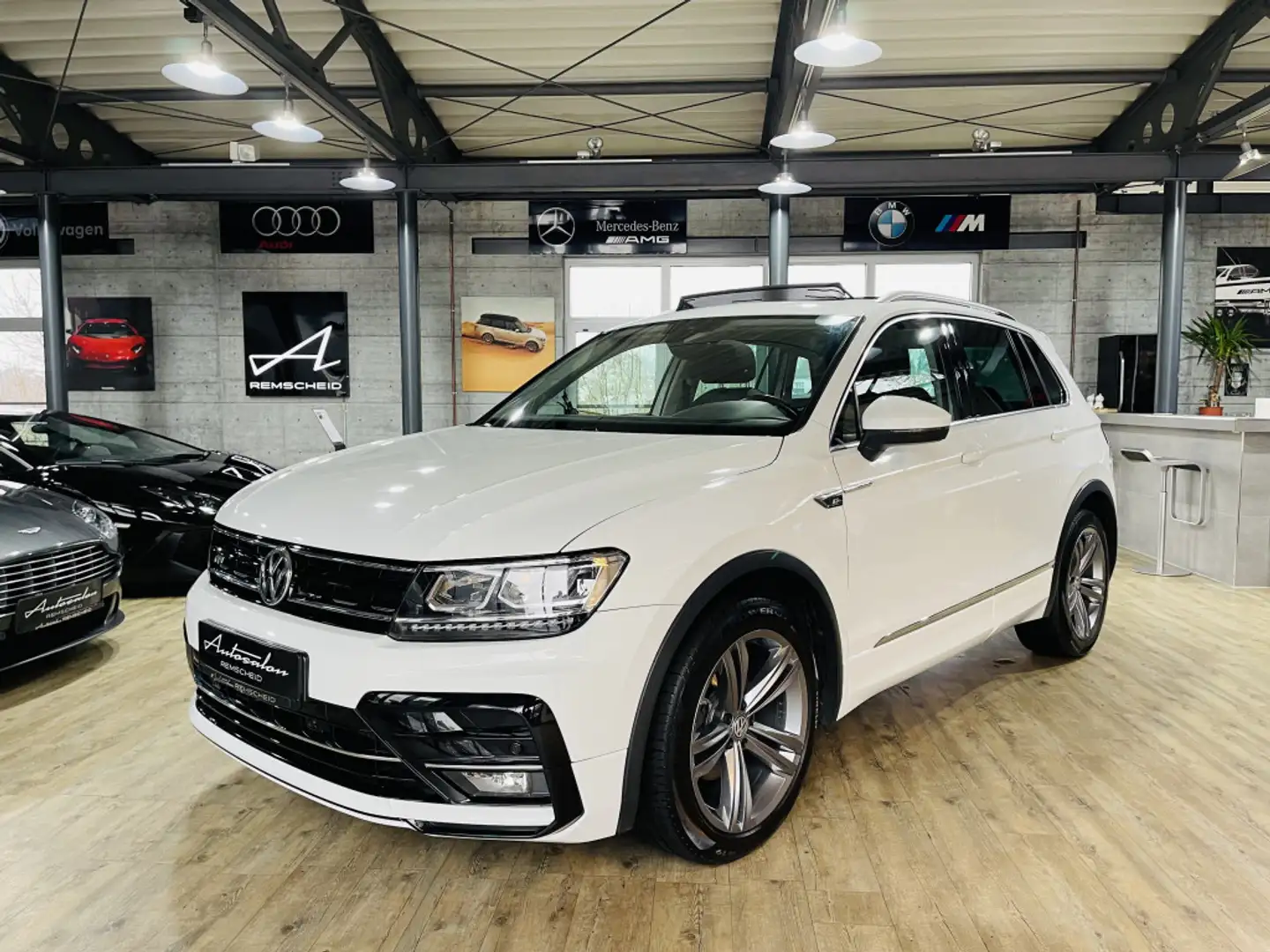 Volkswagen Tiguan R-Line*PANORAMA*LED*AHK*2.HAND Weiß - 1