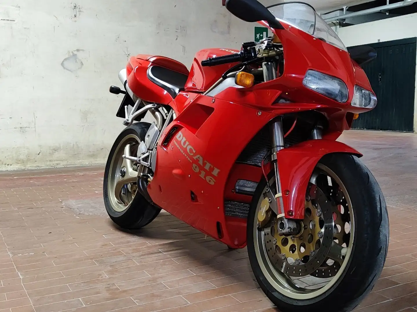 Ducati 916 Biposto Červená - 2