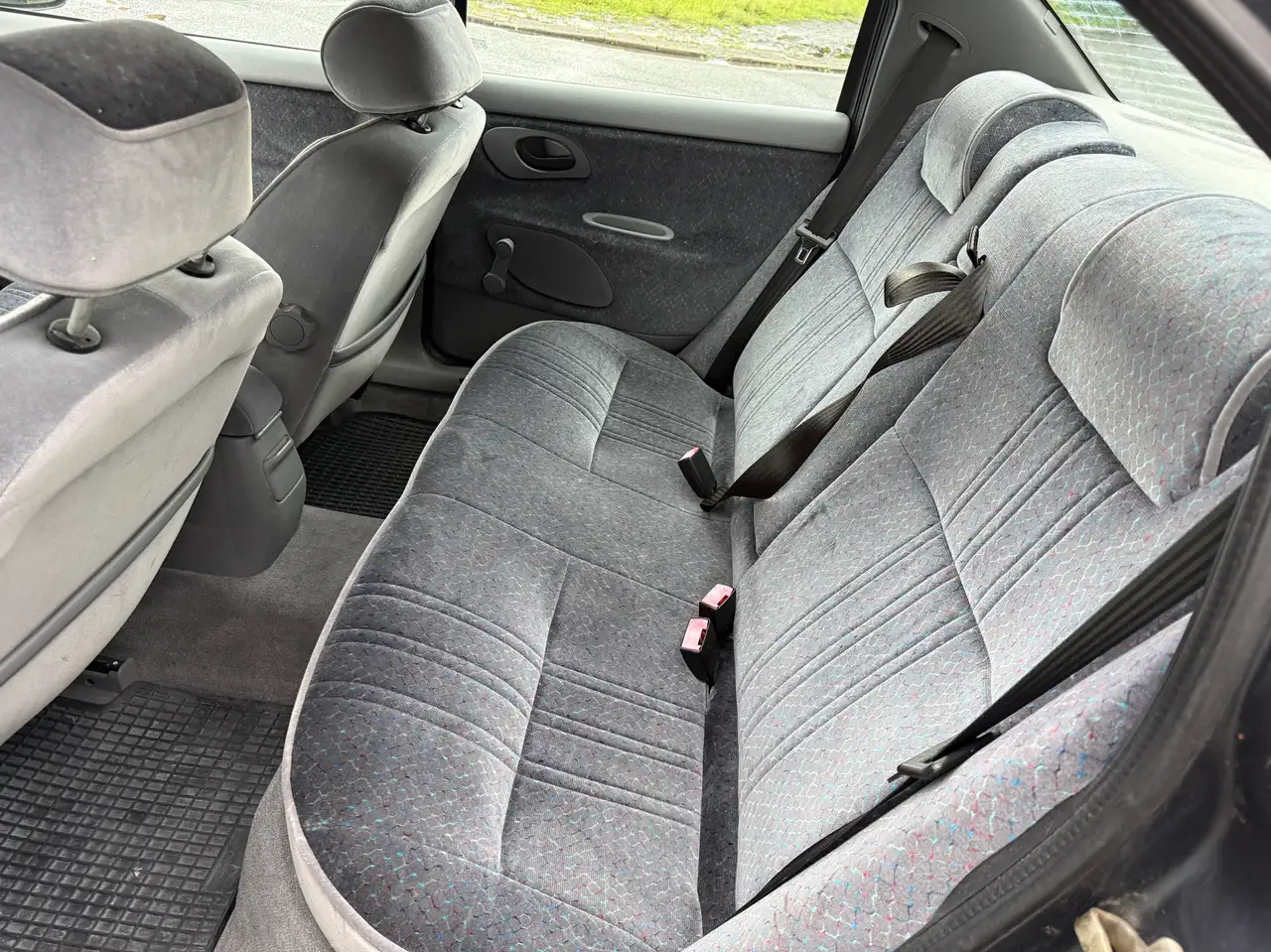 Ford Mondeo 1.8 GLX MK1 *Stufenheck*nur 94 TKM*Schiebedach*eFH*, foto 11