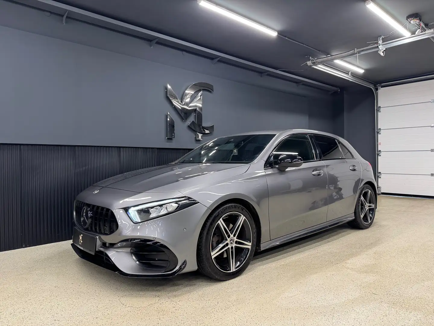 Mercedes-Benz A 180 A180d`AMG LOOK`LED`WIDESCREEN`RFK`NIGHT PAKET` Grau - 2