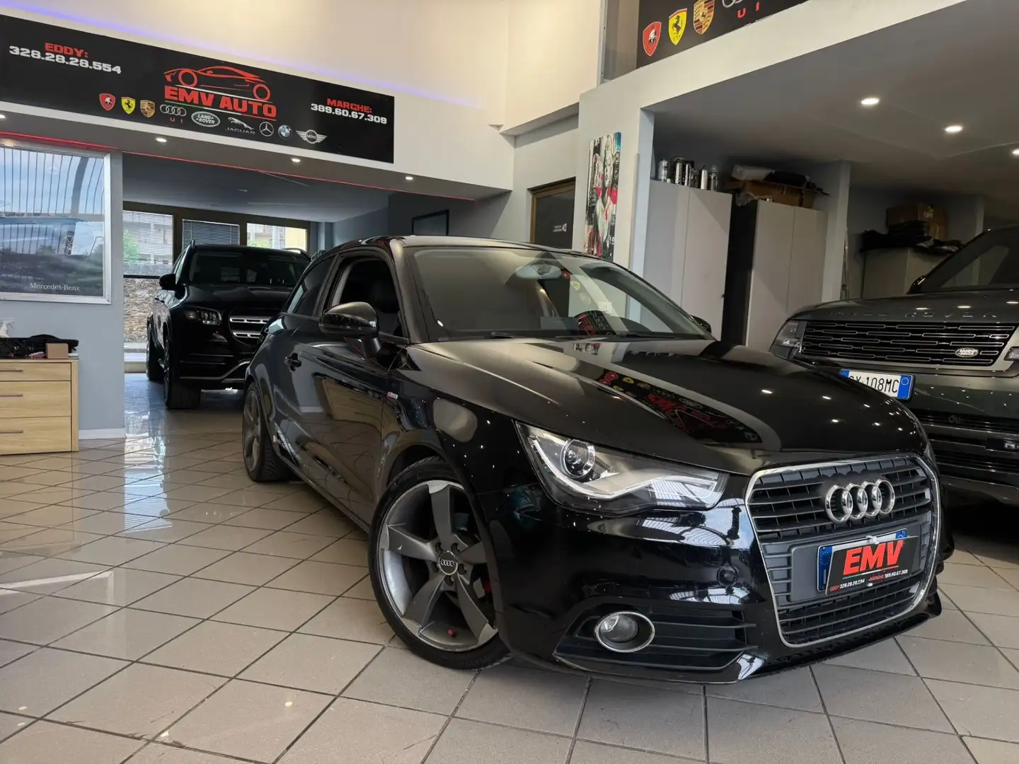 Audi A1 1.6 TDI Ambition Black - 1