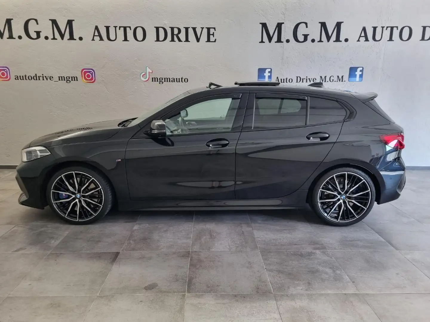 BMW 135 i xDrive Fekete - 2