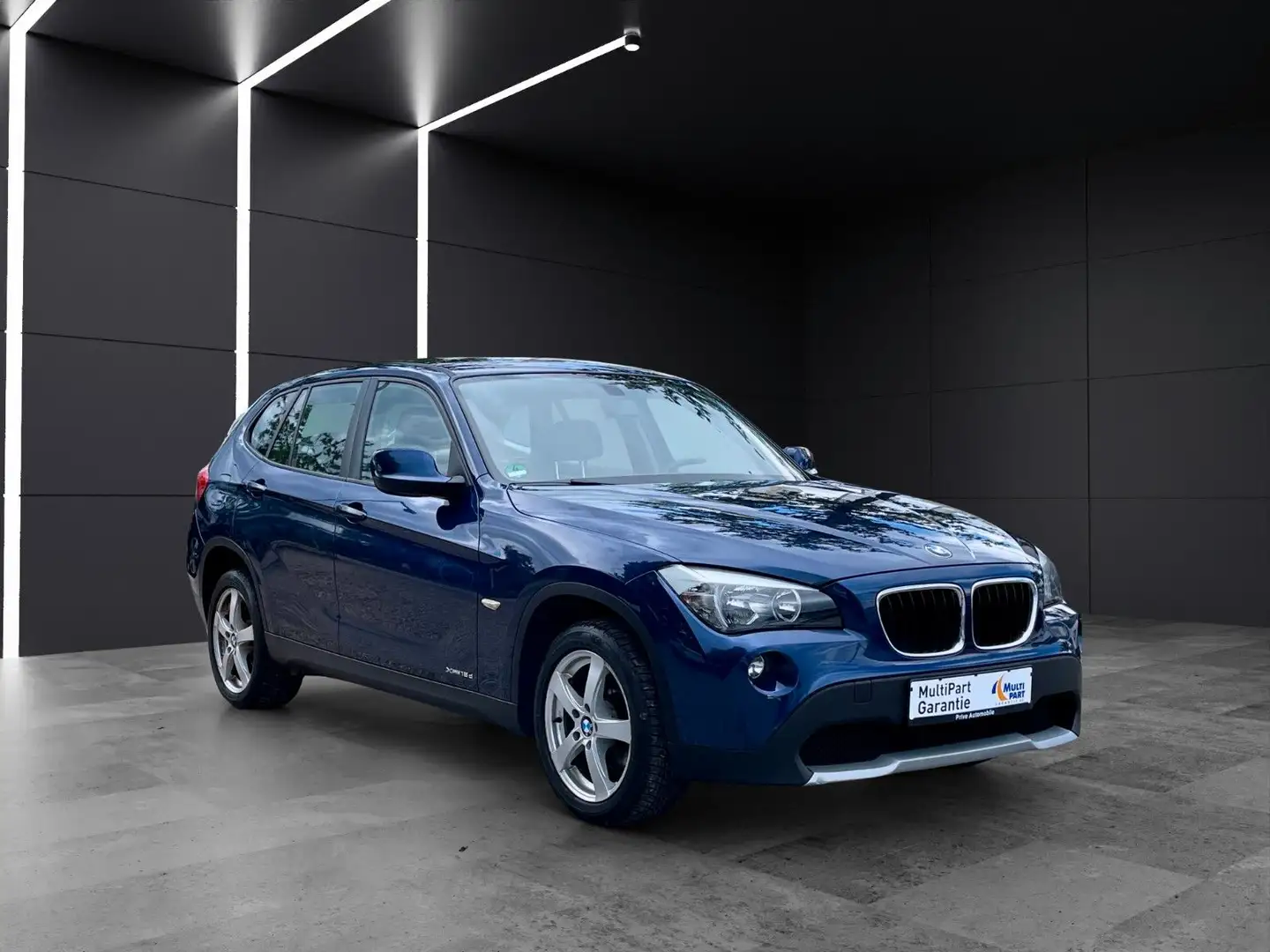 BMW X1 2.0 d xDrive SHZ~PDC~Schalter~ Bleu - 1
