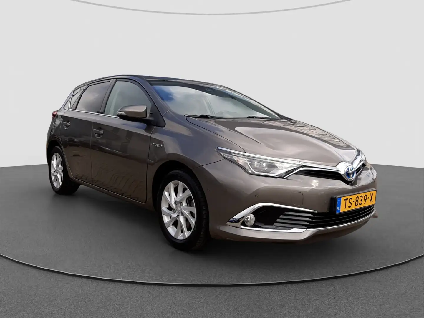 Toyota Auris 1.8 Hybrid Executive | Navigatie | Camera | Trekha Grijs - 2