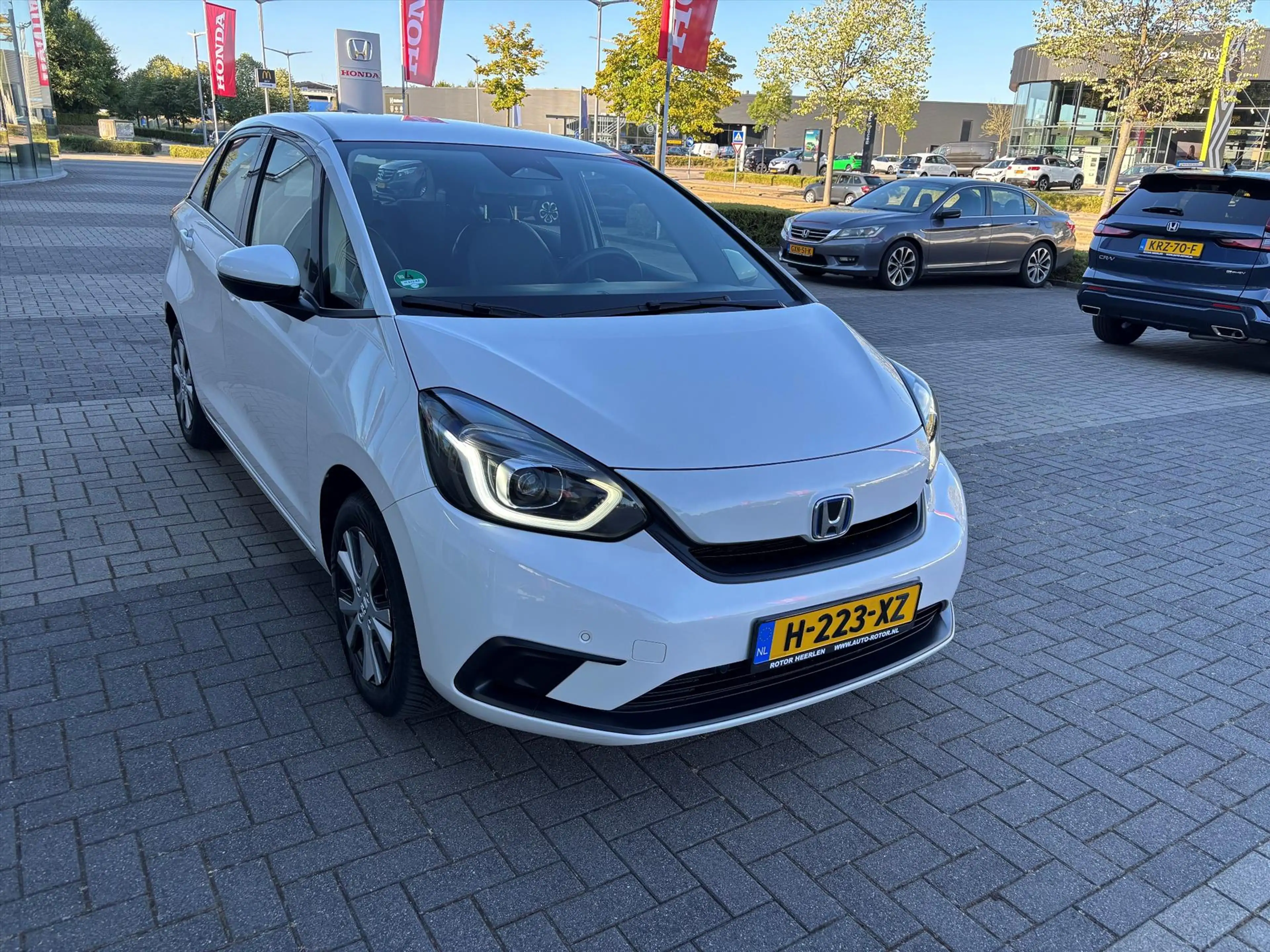 Honda Jazz 1.5 e:HEV Hybrid Elegance | PDC | Apple+Android — photo 2