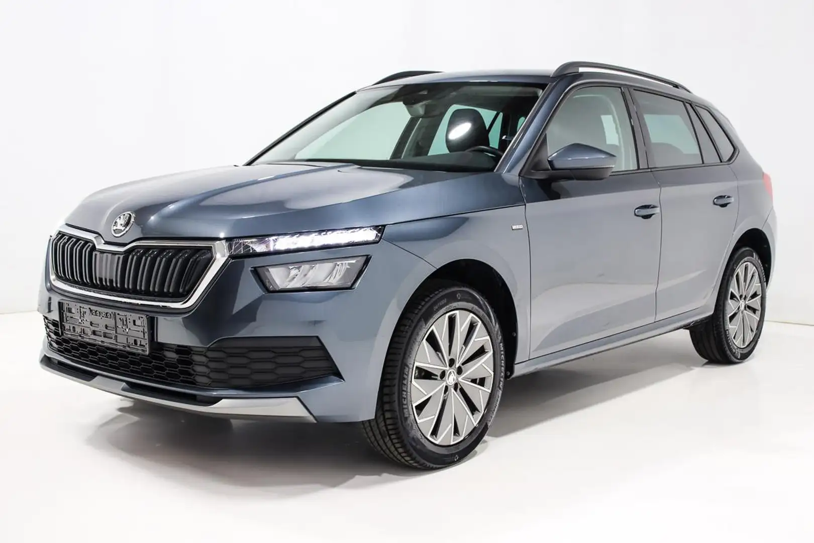 Skoda Kamiq 1.0 TSI 95 CLEVER LED REGU RADAR CARPLAY JA17 Gris - 2