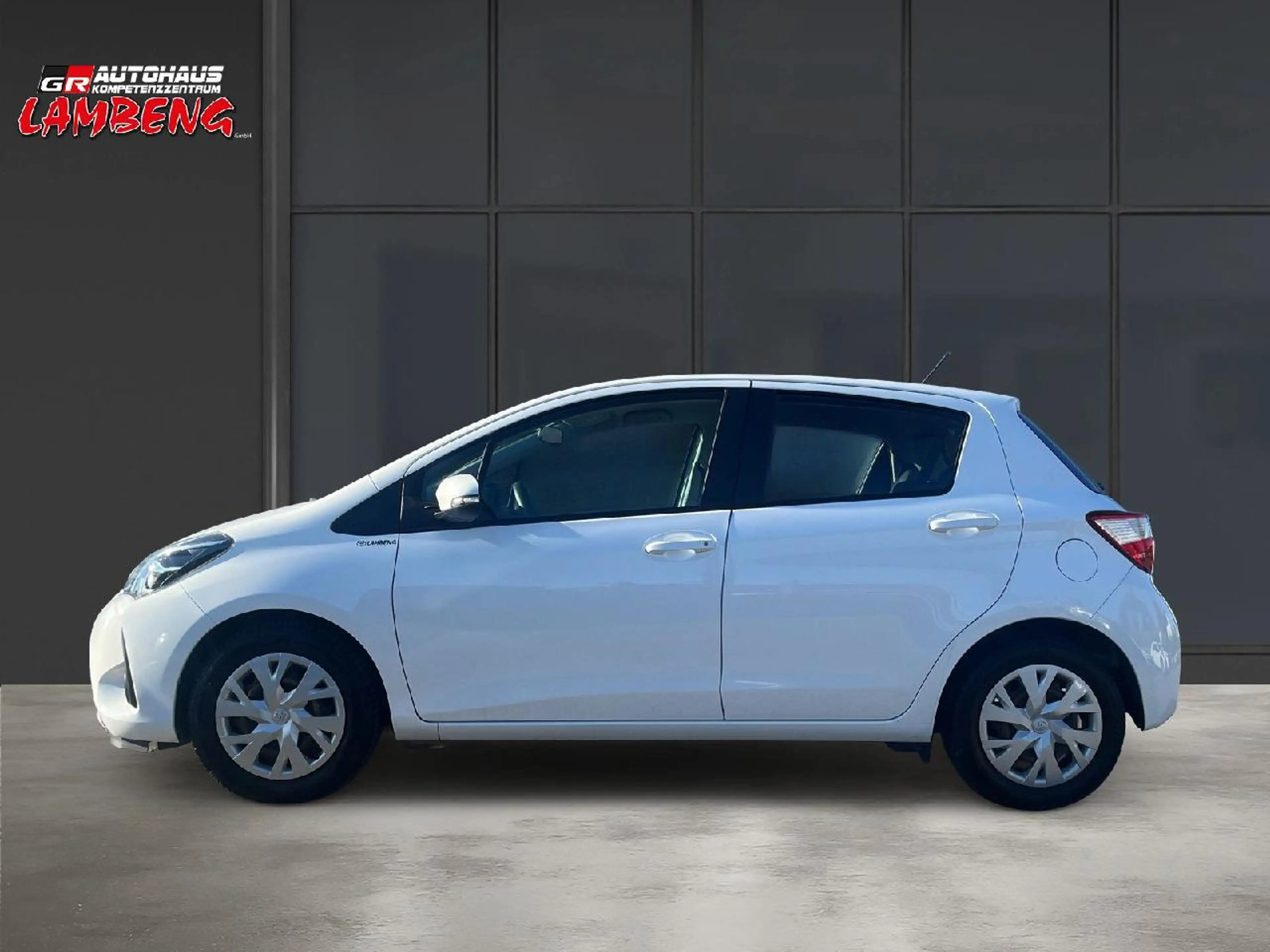 Toyota Yaris Comfort — photo 3