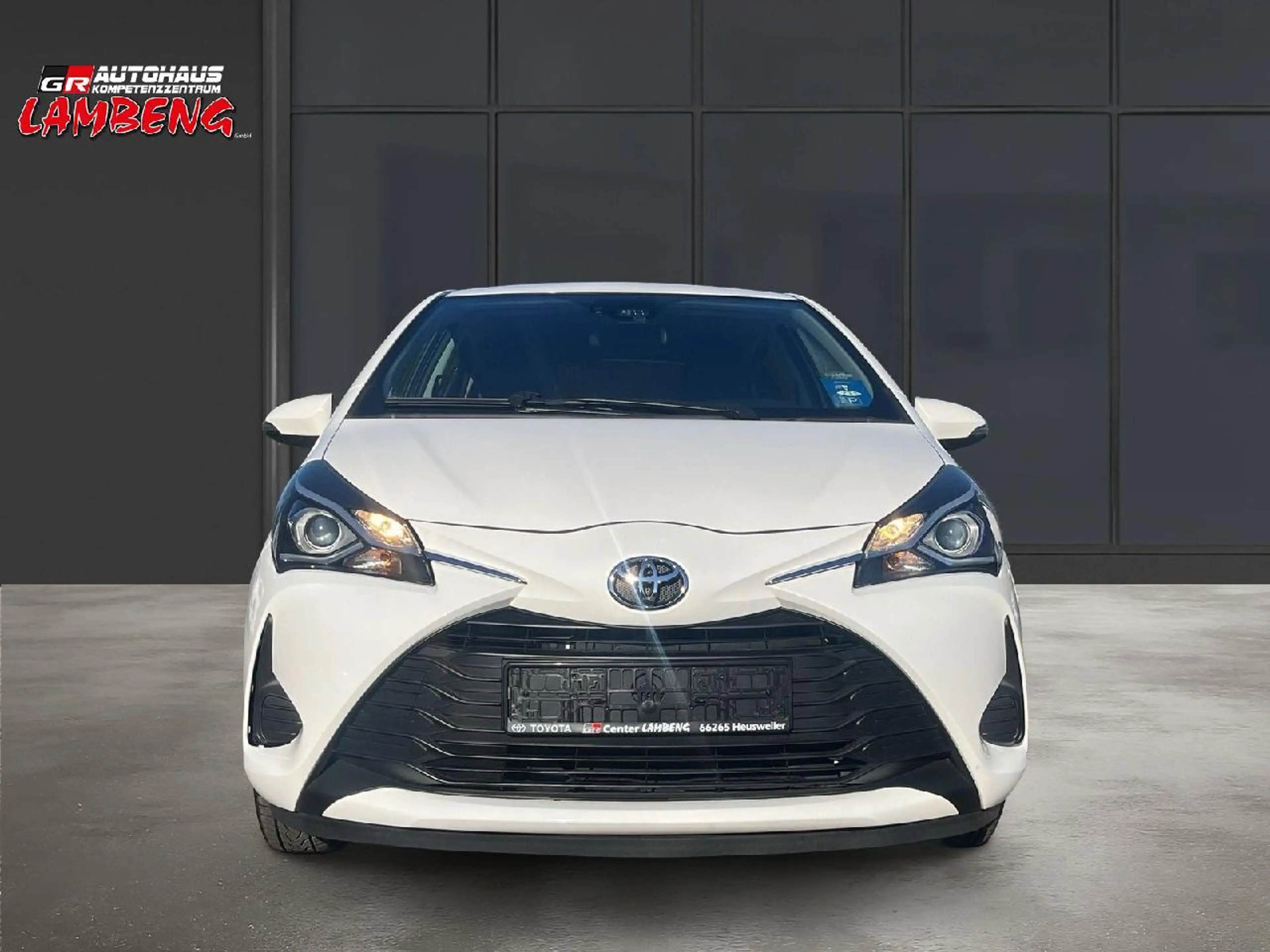 Toyota Yaris Comfort — photo 5