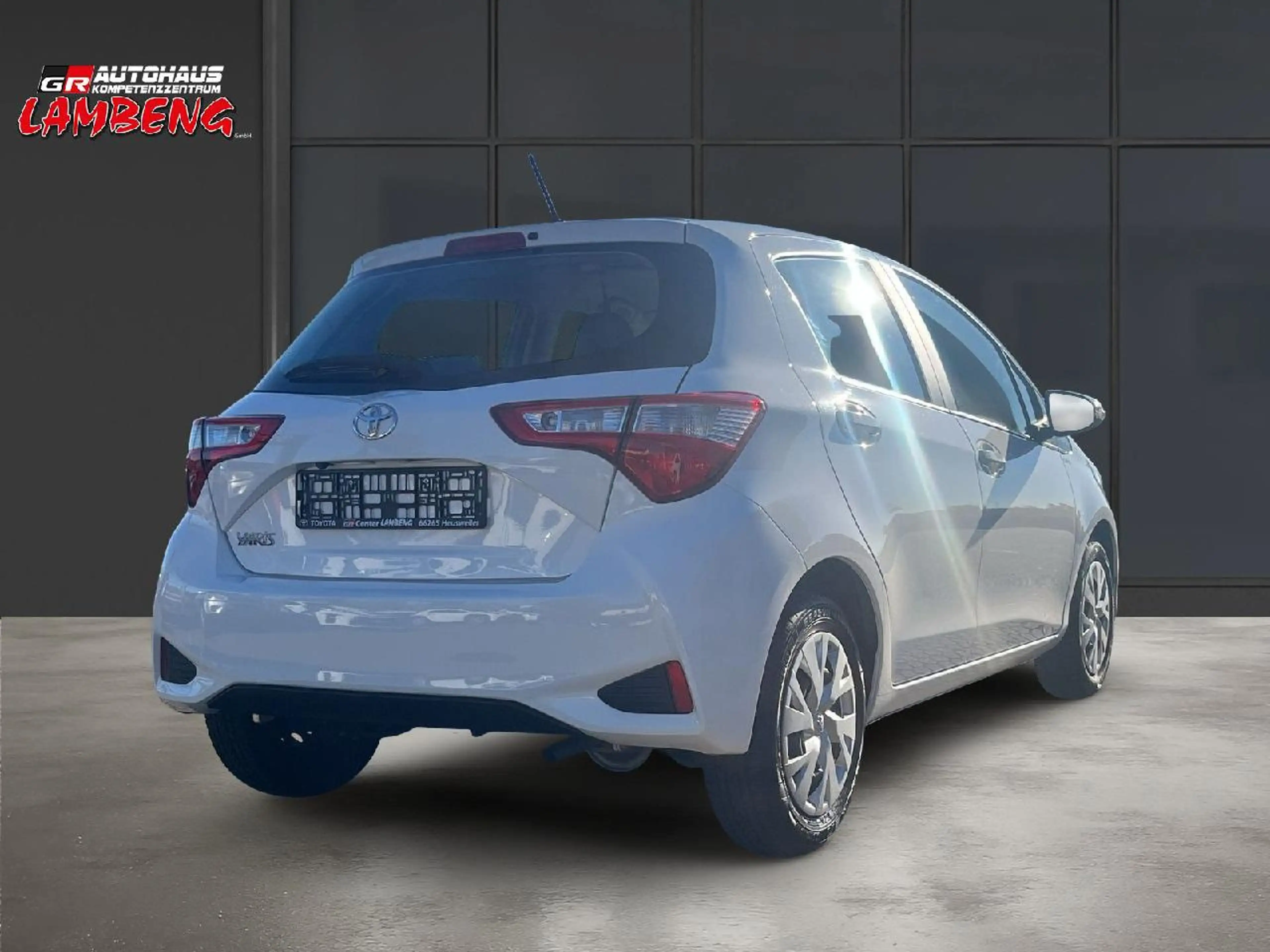 Toyota Yaris Comfort — photo 13