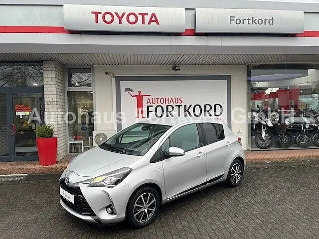 Toyota Yaris Hybrid Team Deutschland SHZ, CAM, Alu, BT
