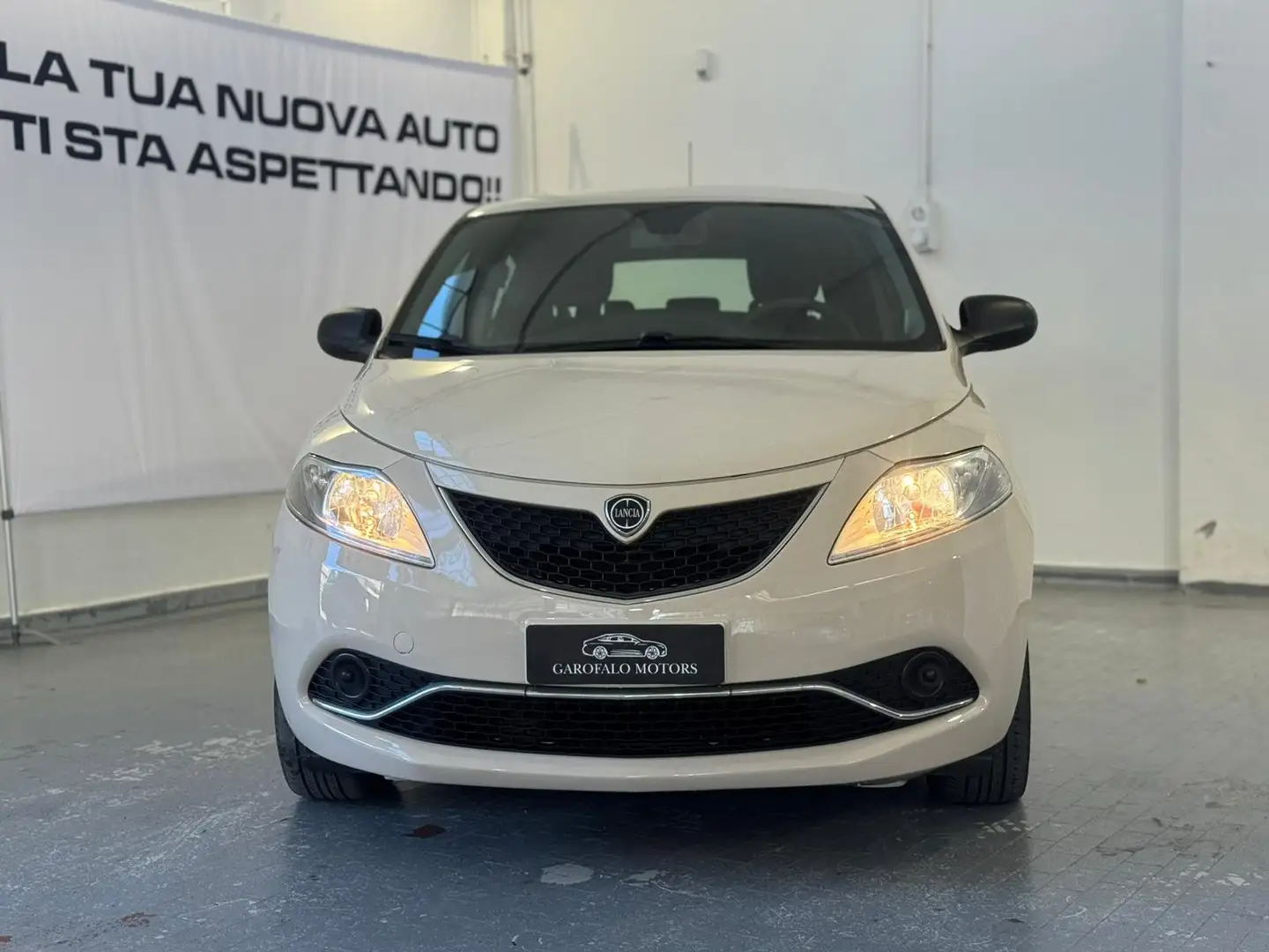 Lancia Ypsilon Ypsilon III 2011 1.2 8v Elle 69cv Beige - 1