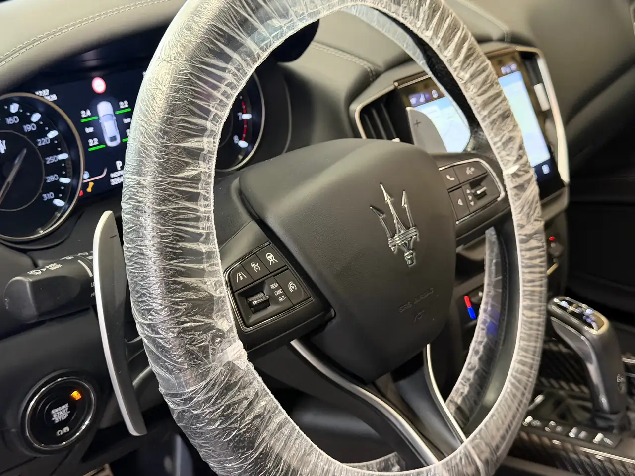 Maserati Ghibli 2021 — фото 11