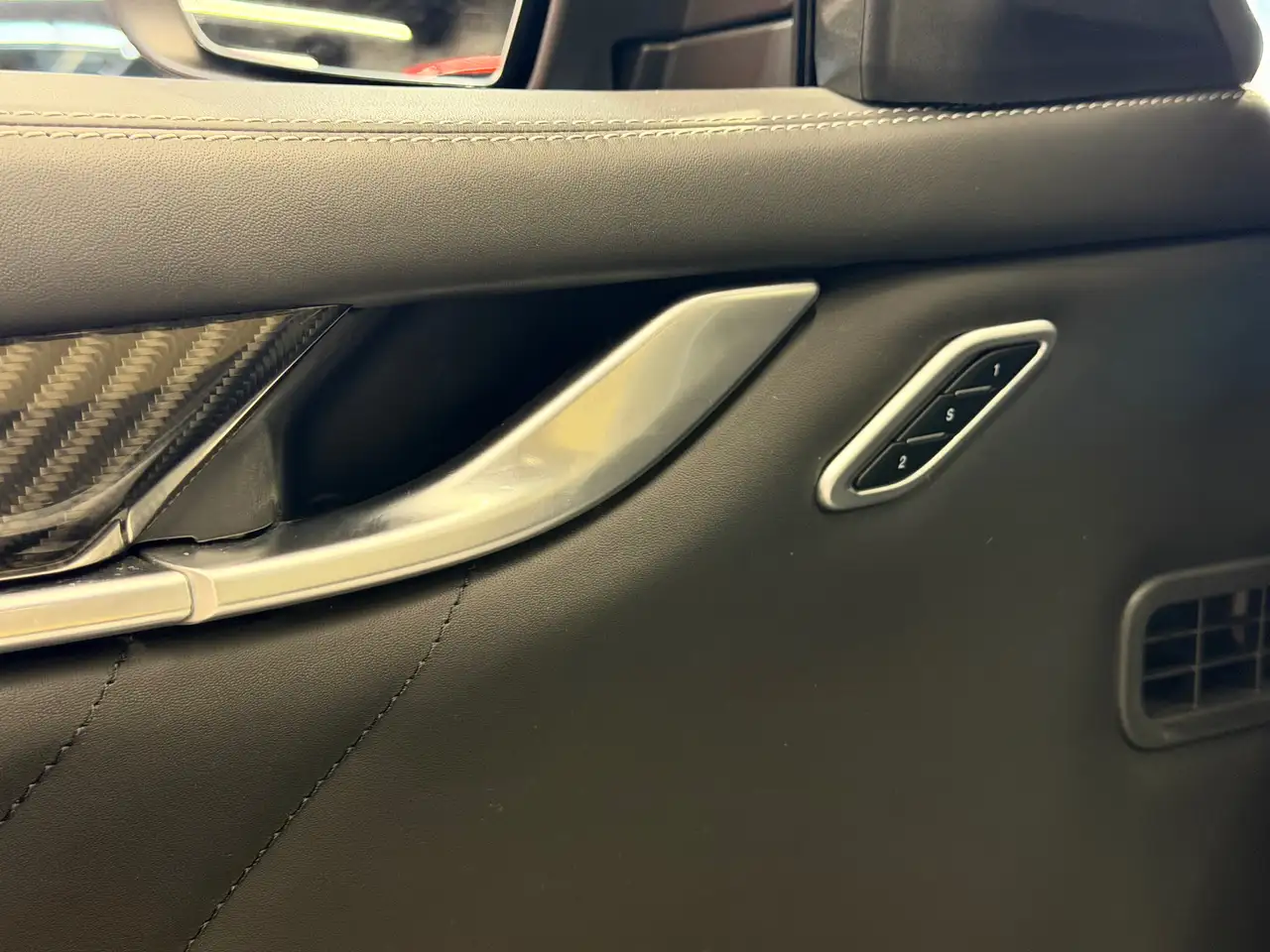 Maserati Ghibli 2021 — фото 10