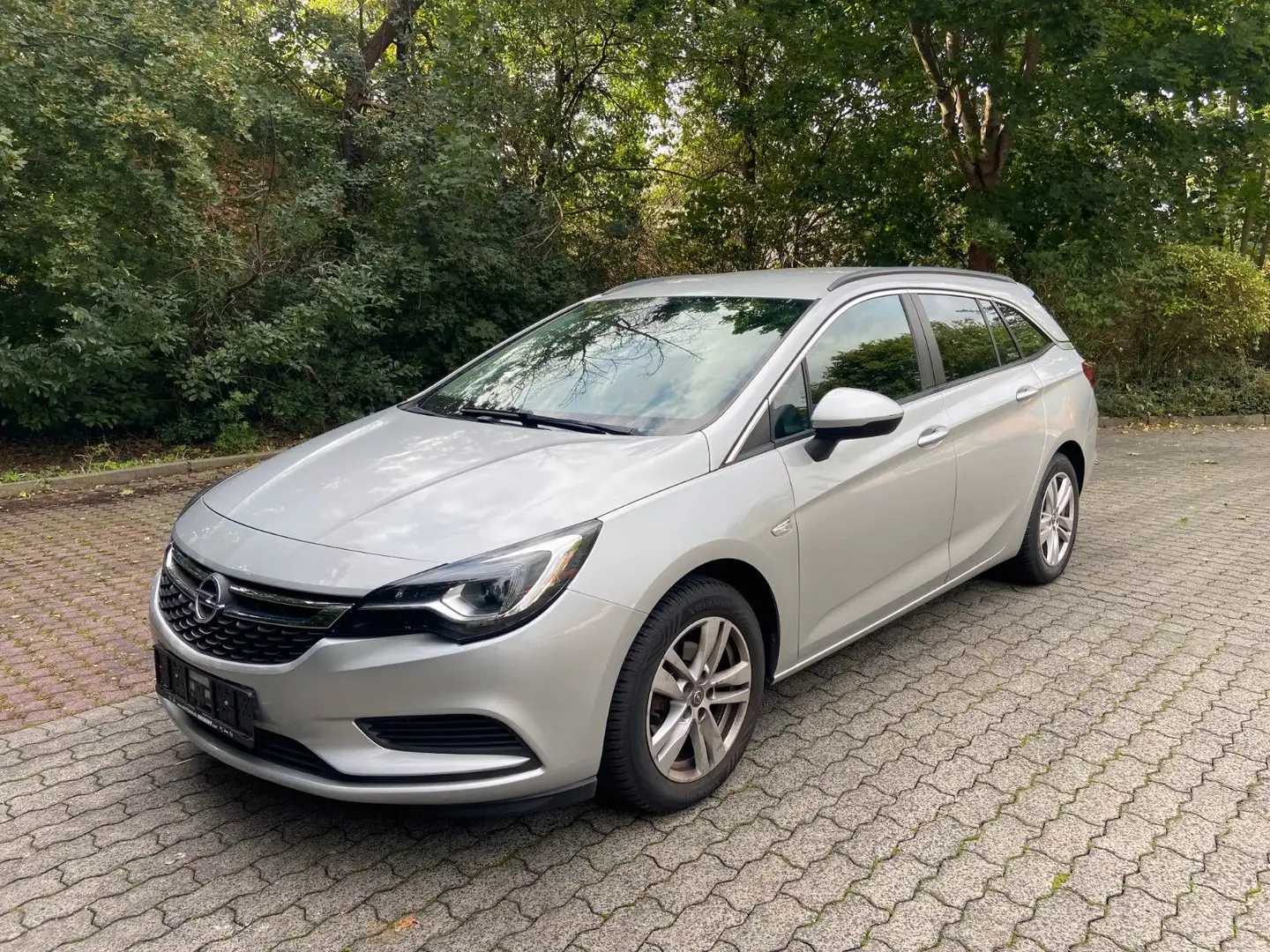Opel Astra K Sports Tourer Business 2.HAND TÜV Silber - 2