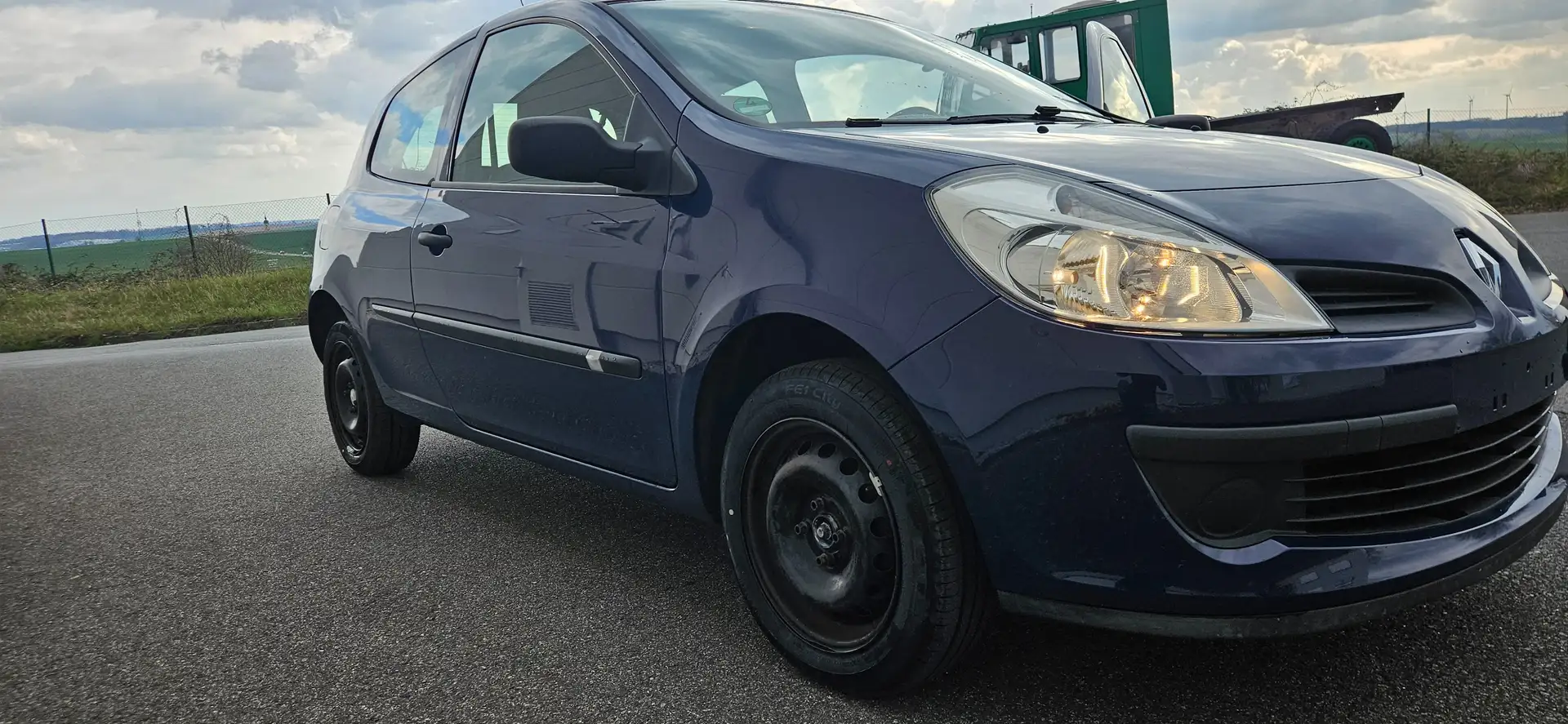 Renault Clio Clio  3-Türer 1.2 16V Authentique Blue - 1