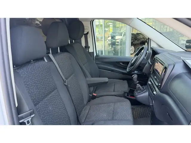 Mercedes-Benz Vito view 11