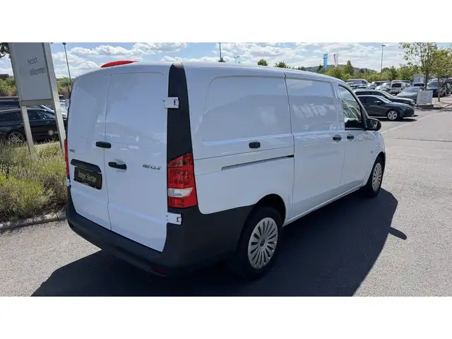Mercedes-Benz Vito view 5