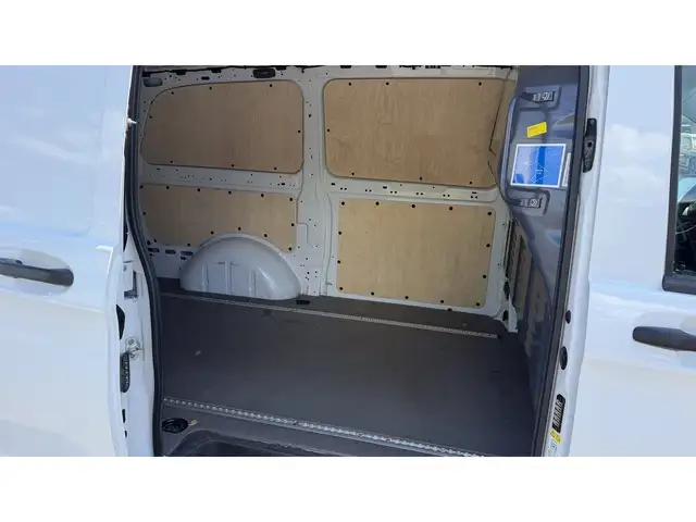 Mercedes-Benz Vito view 8