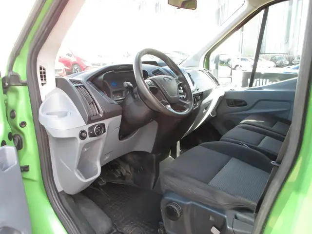 Ford Transit view 12