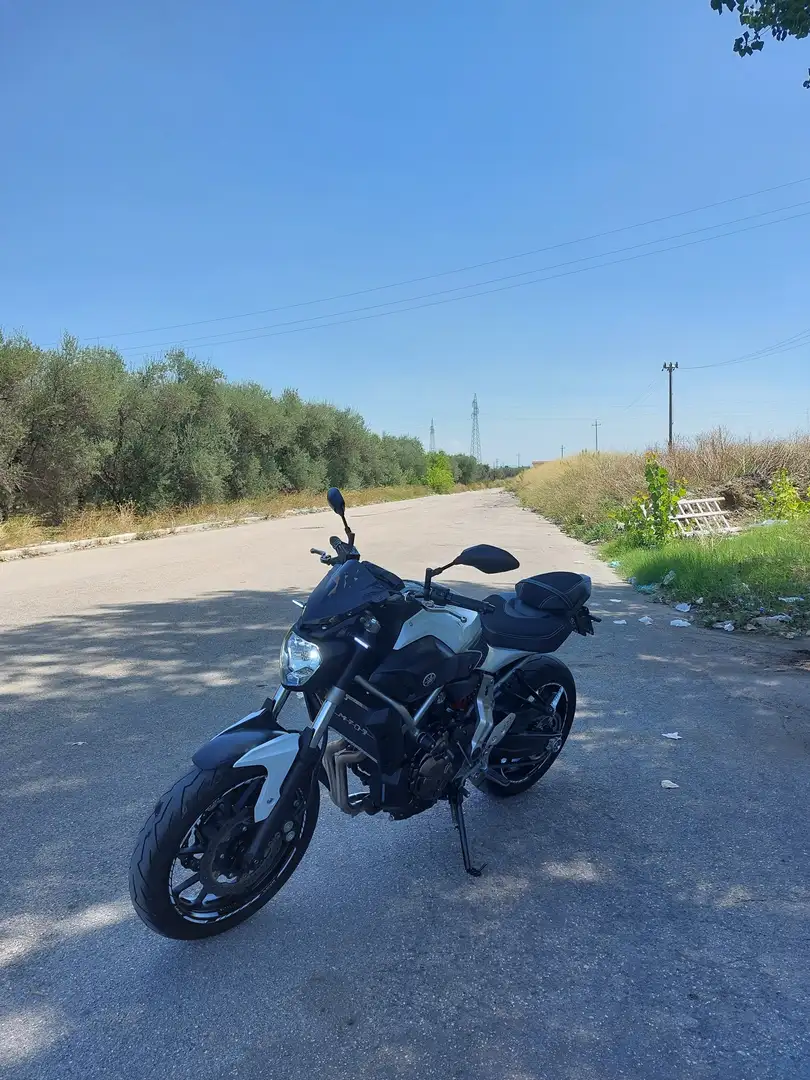 Yamaha MT-07 bijela - 1