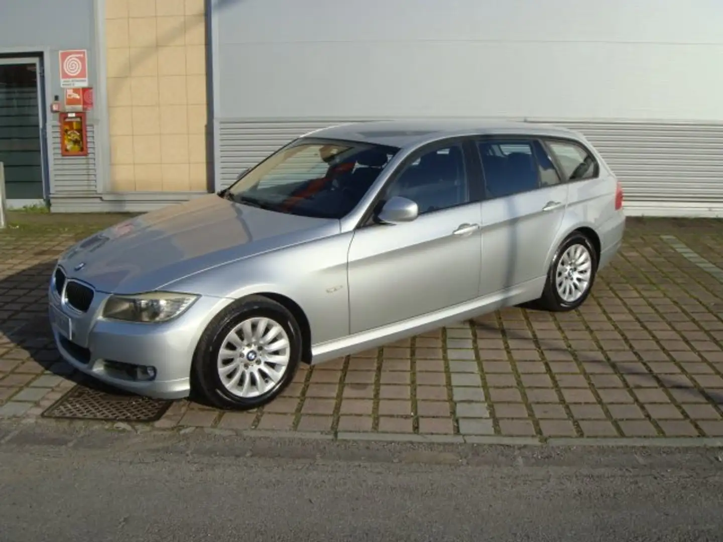 BMW 318 D 143 CV SW !! OTTIMO STATO D'USO GENERALE !! Grau - 1