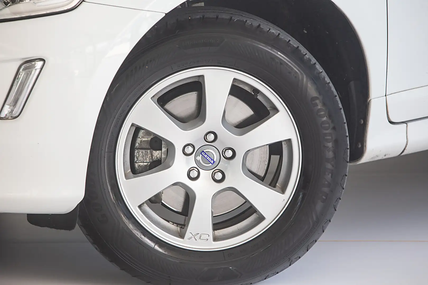 Volvo XC60 D4 AWD Business Geartronic Weiß - 2