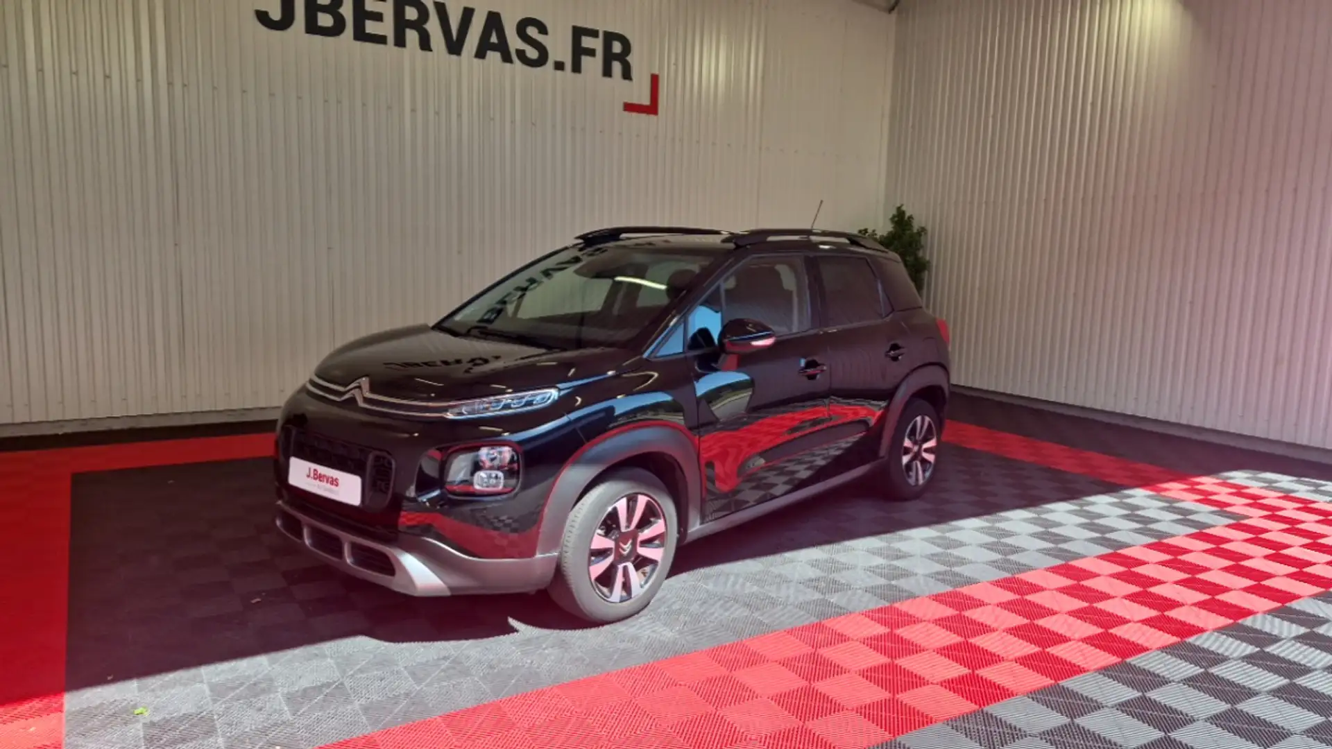 Citroen C3 Aircross bluehdi 100 ss shine business Noir - 1