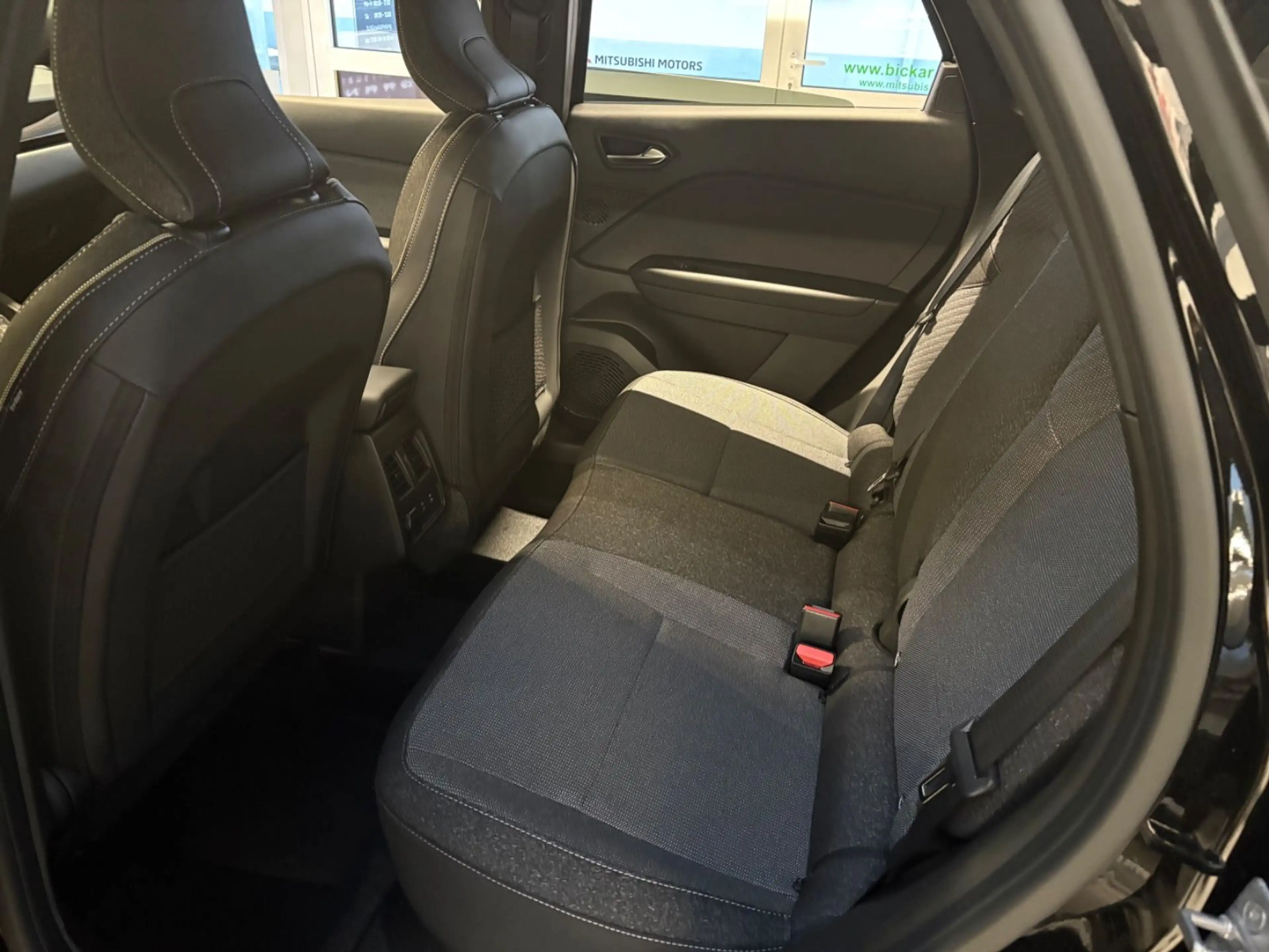 Mitsubishi Grandis 1.8 Hybrid Benziner Intro Edition — photo 6